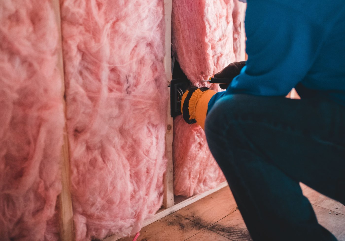 Combiner polyuréthane et laine de verre : dans quel ordre poser ?