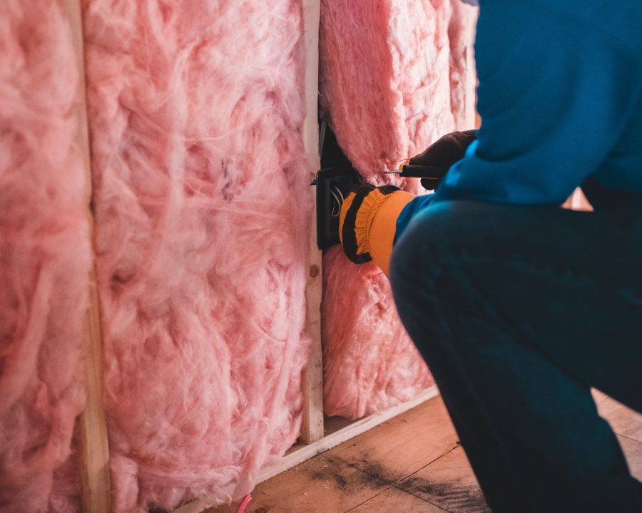 Combiner polyuréthane et laine de verre : dans quel ordre poser ?